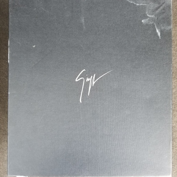 Giuseppe Zanotti - Picture 2 of 5